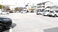 ドラッグセイムス潮江薬局の駐車場