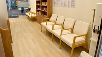 康仁薬局　ソシオ紙屋町店の待合スペース