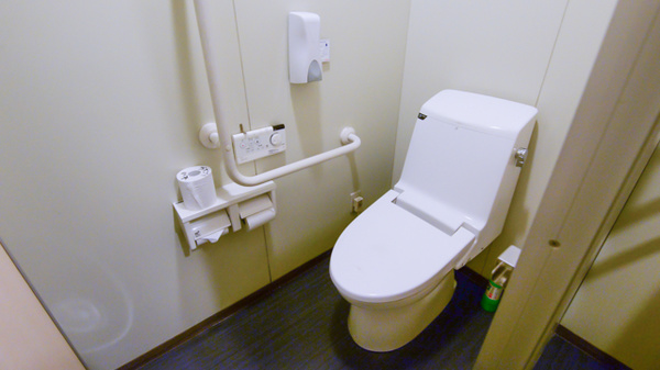 ウォンツ八木薬局のお手洗い