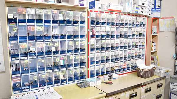 コアラ薬局　白鷺店の薬棚