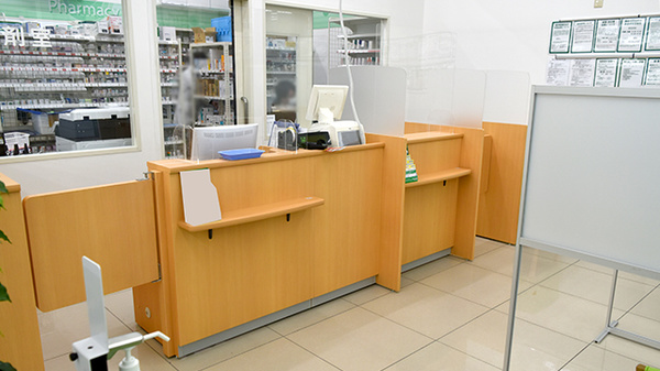ドラッグセイムス大袋西口薬局の受付/カウンター