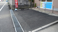 タカサキ薬局竹末店の駐車場