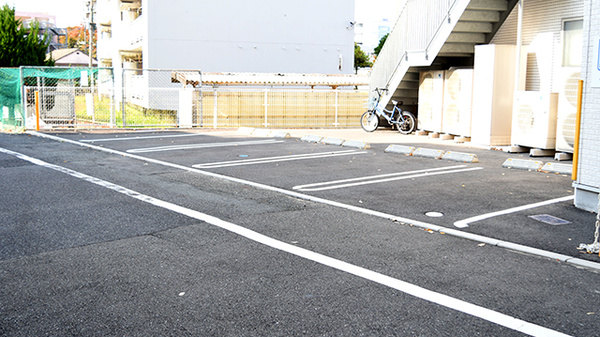 タカサキ薬局真鶴店の駐車場