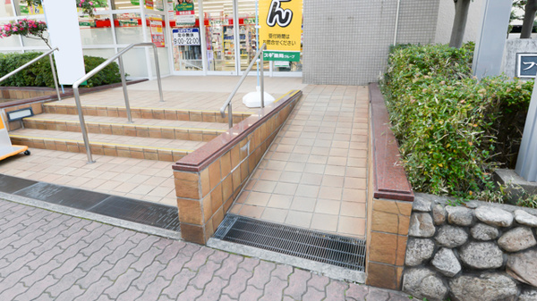 スギ薬局 西三国店のバリアフリー設備
