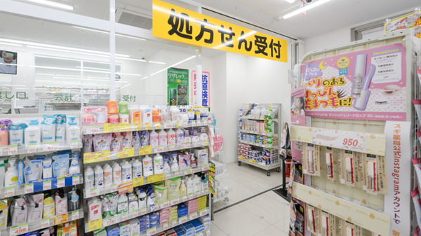 スギ薬局 神戸元町店の入口