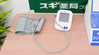 スギ薬局 神戸元町店の血圧計
