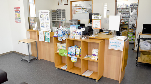 つげ薬局の受付/カウンター