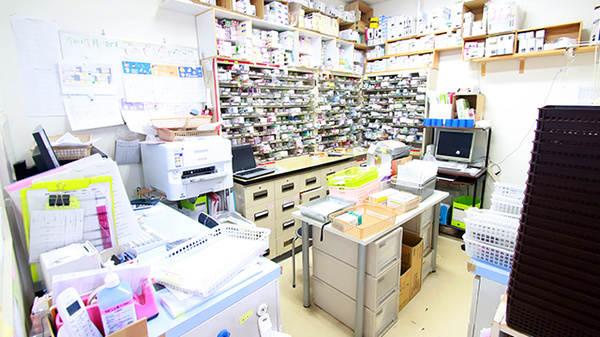 さくら保健薬局(大阪府高槻市)の調剤室