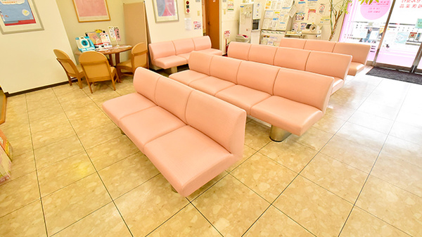 さくら保健薬局(大阪府枚方市)の待合スペース
