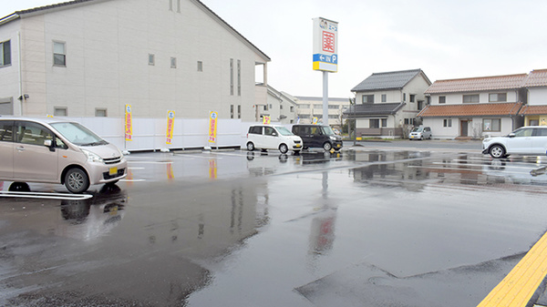 ドラッグストアエース鳥取おうちだに薬局の駐車場