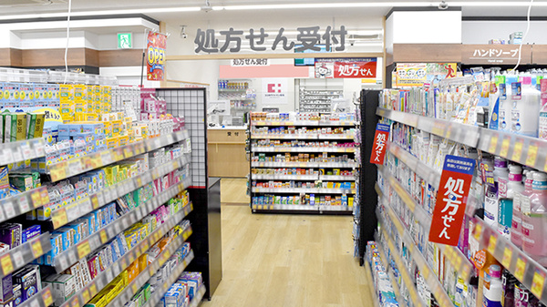 ココカラファイン薬局武蔵小山駅前店の入口