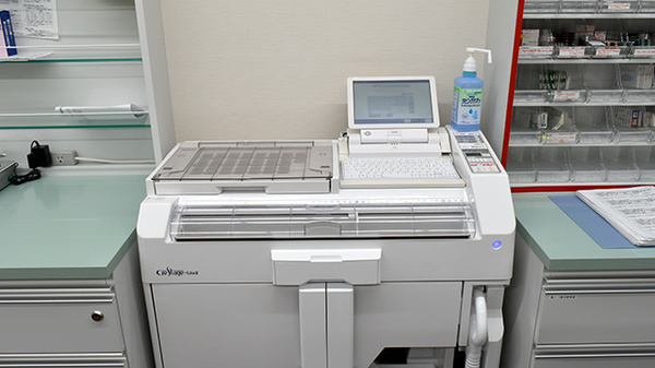 スギひかり薬局　秋吉店の調剤器具