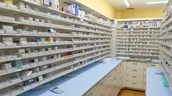 杏林堂薬局　天王店の薬棚
