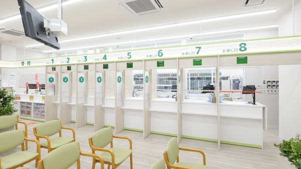 スギ薬局 信州大学病院店の受付/カウンター