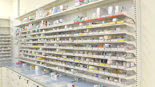 マルエ薬局高崎棟高バイパス店の薬棚