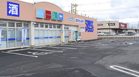マルエ薬局新里店の駐車場