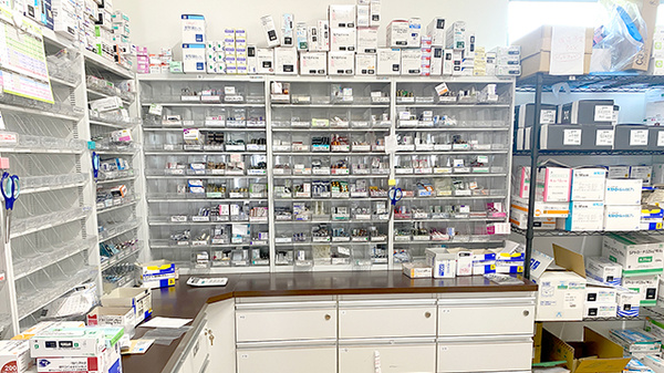 爽やか薬局.加須常泉店の薬棚