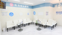 薬局日本メディカルシステム 浦和店の待合スペース