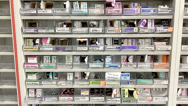 薬棚