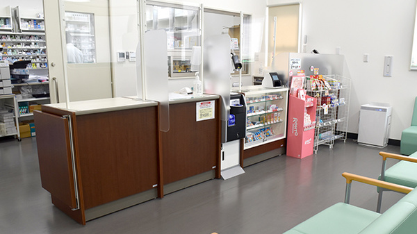 ゴダイ薬局 矢田部店の受付/カウンター