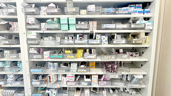 アイテル薬局 白石店の薬棚
