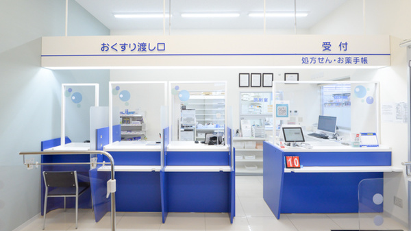 ウォンツアクロスプラザ神辺薬局の受付/カウンター
