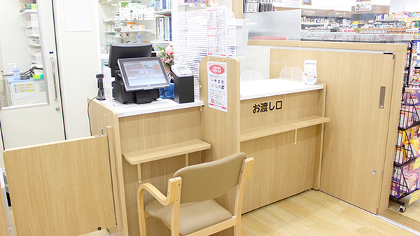 ココカラファイン薬局千歳烏山西口店の受付/カウンター