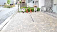アイビス薬局の駐車場