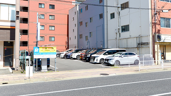 クオール薬局西明石駅前店の駐車場