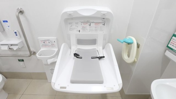 スギ薬局 吹田原町店のキッズ用設備