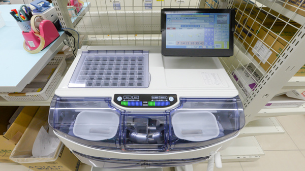 スギ薬局 吹田原町店の調剤器具