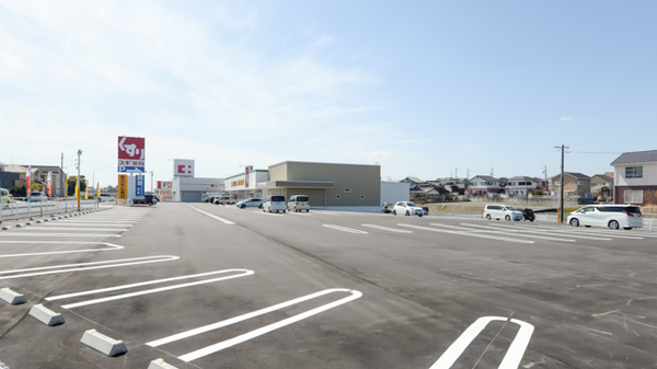 スギ薬局 豊田吉原店の駐車場