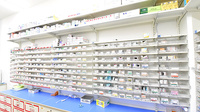 スギ薬局 千葉富士見店の薬棚