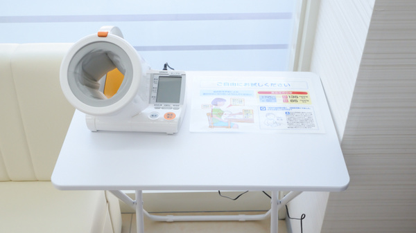 調剤薬局ツルハドラッグ尼崎金楽寺店の血圧計