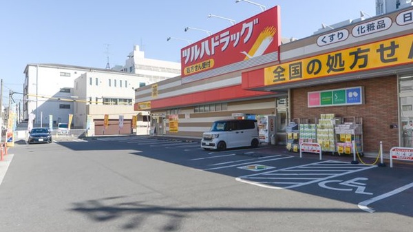 調剤薬局ツルハドラッグ尼崎金楽寺店の駐車場