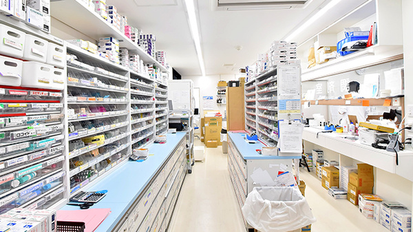 たかとく薬局 森友店の調剤室