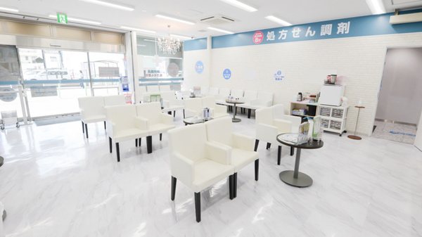薬局日本メディカルシステム 和光店の待合スペース