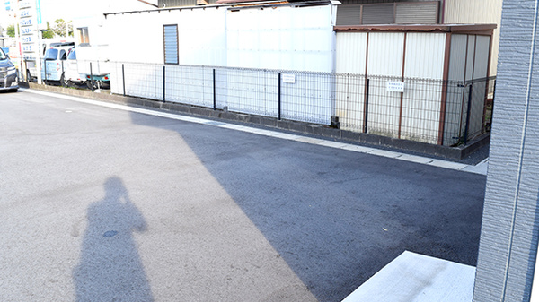 令和調剤薬局の駐車場