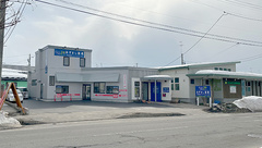 あずまし薬局早稲田ドライブスルー店の外観