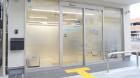 調剤薬局マリーン上桂店の入口
