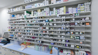 スギ薬局 渥美病院店の薬棚