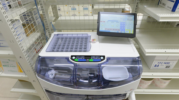 スギ薬局 茨木市駅前店の調剤器具