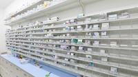 スギ薬局 西尾桜町店の薬棚