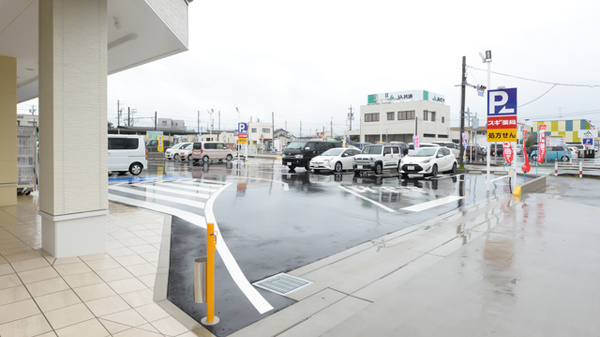 スギ薬局 西尾桜町店の駐車場