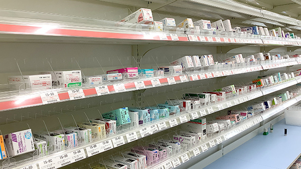 ドラッグセイムス大網みずほ台薬局の薬棚