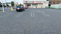 ドラッグセイムス高坂薬局の駐車場