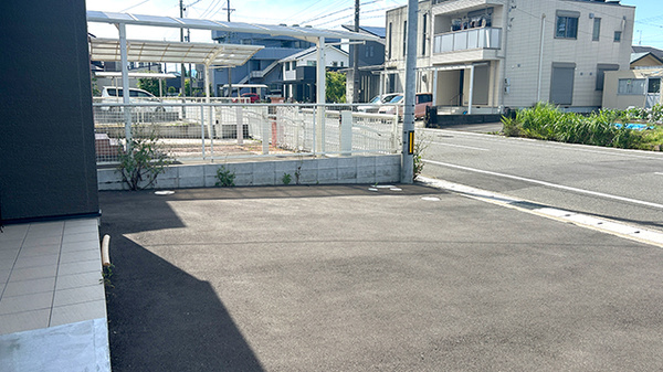 トラスト薬局 岐阜本店の駐車場