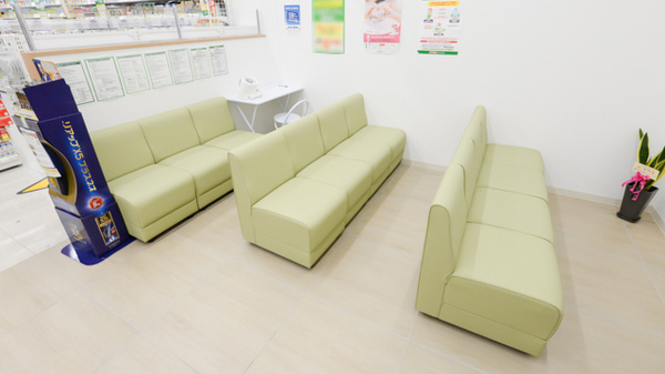 スギ薬局 お花茶屋店の待合スペース