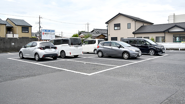 ドラッグセイムス戸田笹目薬局の駐車場