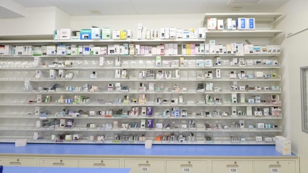 薬局くすりの福太郎　堀切菖蒲園店の薬棚